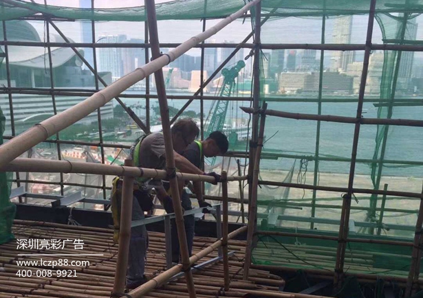 國窖1573戶(hù)外大型廣告牌制作安裝